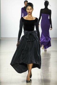 defile-chiara-boni-la-petite-robe-automne-hiver-2019-2020-new-york-look-18.thumb.jpg.d5eb0cec9e50251254311fed5b0bcf01.jpg