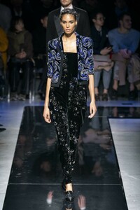 defile-giorgio-armani-automne-hiver-2019-2020-milan-look-93.thumb.jpg.edb8b279202fd5cf8b1129a90d679ceb.jpg