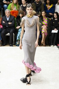 defile-jw-anderson-automne-hiver-2019-2020-londres-look-15.thumb.jpg.4511d0c1ee80f8ab3c87a65563bd836b.jpg