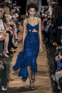 defile-michael-kors-automne-hiver-2019-2020-new-york-look-32.thumb.jpg.4023b61a7e392b79112aa86f958ebbc7.jpg