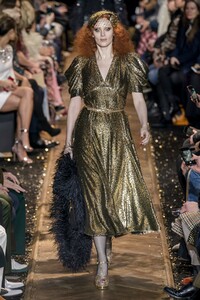 defile-michael-kors-automne-hiver-2019-2020-new-york-look-67.thumb.jpg.ce44bd9a271edf5c47c7c717fb5cea84.jpg