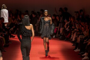 defile-philosophy-di-lorenzo-serafini-automne-hiver-2019-2020-milan-look-13.thumb.jpg.718d63ec30f8eca7f73e5b79147acd75.jpg