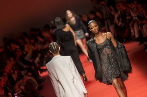 defile-philosophy-di-lorenzo-serafini-automne-hiver-2019-2020-milan-look-14.thumb.jpg.6f32bb9c8ad5b68a9ddbf56343dd0e4b.jpg