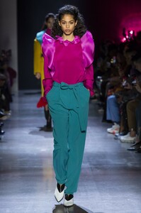 defile-prabal-gurung-automne-hiver-2019-2020-new-york-look-3.thumb.jpg.cef04ccdab7000b4f42c056edf910648.jpg