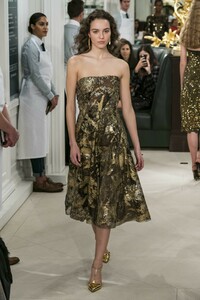 defile-ralph-lauren-printemps-ete-2019-new-york-look-37.thumb.jpg.0fbf5872b9c610010604539c6a09e28c.jpg