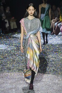 defile-sies-marjan-automne-hiver-2019-2020-new-york-look-11.thumb.jpg.b08f6a9e6820aaea0397762ab04f8b0a.jpg