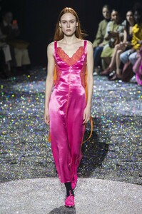 defile-sies-marjan-automne-hiver-2019-2020-new-york-look-21.thumb.jpg.36d5a8e86499ad4ffb02c98f860313b4.jpg