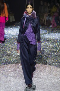 defile-sies-marjan-automne-hiver-2019-2020-new-york-look-22.thumb.jpg.9608ae49194e556102a6654d1812ff39.jpg