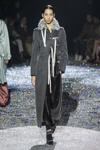 defile-sies-marjan-automne-hiver-2019-2020-new-york-look-33.thumb.jpg.feb150ccbf2c8969194ee4f63968bf5b.jpg