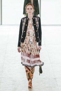 defile-tory-burch-automne-hiver-2019-2020-new-york-look-36.thumb.jpg.5d2f8b54937037012e3deca199c7222e.jpg