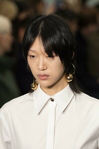 detail-defile-carolina-herrera-automne-hiver-2019-2020-new-york-detail-4.thumb.jpg.c4c38af6f16494d8edb1962a9160cb99.jpg