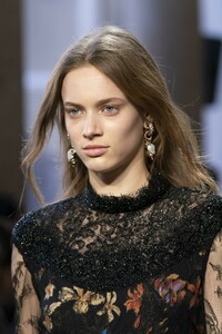 detail-defile-etro-automne-hiver-2019-2020-milan-detail-222.thumb.jpg.5d221f767202b4a6ab46b3ea5c43bfbf.jpg