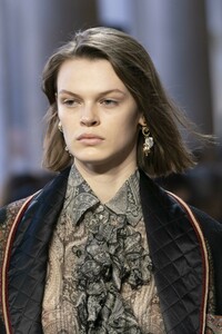 detail-defile-etro-automne-hiver-2019-2020-milan-detail-59.thumb.jpg.e44b43f353661713befa91ac3f0b5e08.jpg