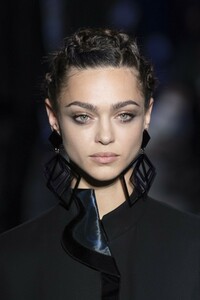 detail-defile-giorgio-armani-automne-hiver-2019-2020-milan-detail-212.thumb.jpg.eadc53b2fabf4beeb04684a02e7951c0.jpg