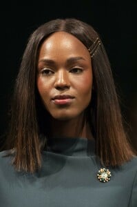 detail-defile-lela-rose-automne-hiver-2019-2020-new-york-detail-28.thumb.jpg.3f98d33cd348f724c8ce676a426e597b.jpg