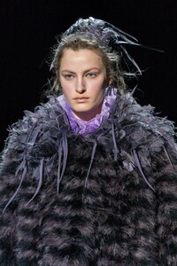 detail-defile-marc-jacobs-automne-hiver-2019-2020-new-york-detail-130.thumb.jpg.ff8c358310021870ddc5ca86346f6efa.jpg