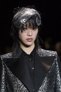 detail-defile-michael-kors-automne-hiver-2019-2020-new-york-detail-111.thumb.jpg.c41a9ae1c93d464bd962aabb50e10815.jpg