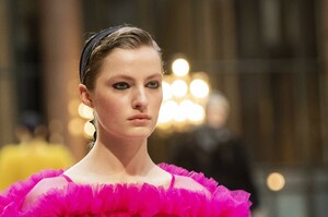 detail-defile-molly-goddard-automne-hiver-2019-2020-londres-detail-84.thumb.jpg.f2f058dcabe4aca9dcdfa5c6542de96a.jpg