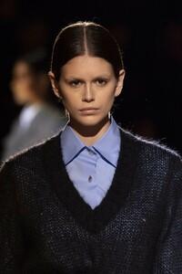 detail-defile-prada-automne-hiver-2019-2020-milan-detail-48.thumb.jpg.114e98ea77c9712f70757958be4a3d51.jpg