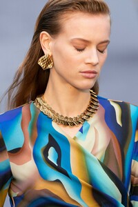 detail-defile-roberto-cavalli-automne-hiver-2019-2020-milan-detail-209.thumb.jpg.26fab9da3e0daeec1c3f5aa042cfe8b1.jpg