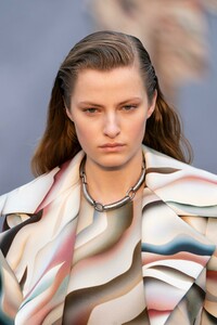 detail-defile-roberto-cavalli-automne-hiver-2019-2020-milan-detail-273.thumb.jpg.a01fe3291ef804e39bb5079eb3eac2ff.jpg
