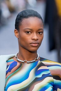 detail-defile-roberto-cavalli-automne-hiver-2019-2020-milan-detail-324.thumb.jpg.63da62eb77e250a0506313af80661e6b.jpg