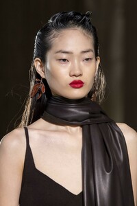 detail-defile-salvatore-ferragamo-automne-hiver-2019-2020-milan-detail-121.thumb.jpg.8973dea2c1a9e79f348603925bff4be7.jpg