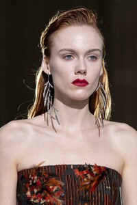 detail-defile-salvatore-ferragamo-automne-hiver-2019-2020-milan-detail-129.thumb.jpg.f36559ee1df561cbe8df9a8cf2b325dd.jpg