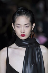 detail-defile-salvatore-ferragamo-automne-hiver-2019-2020-milan-detail-194.thumb.jpg.55b4b69ca1e4bd3e3af95bf2d7d4ae19.jpg