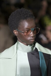 detail-defile-salvatore-ferragamo-automne-hiver-2019-2020-milan-detail-221.thumb.jpg.03eedc3e8d5dc0d18a491ca64e37e37a.jpg