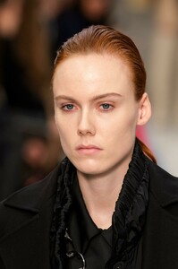 detail-defile-tod039s-automne-hiver-2019-2020-milan-detail-13.thumb.jpg.386b7c8a43d3f09fff9029fc110b11af.jpg