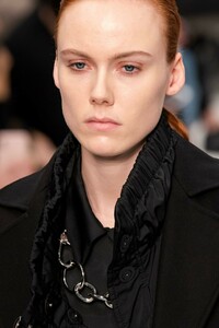 detail-defile-tod039s-automne-hiver-2019-2020-milan-detail-14.thumb.jpg.5aa73dd3a5c9d984e37e89f90431118e.jpg