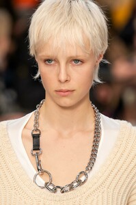 detail-defile-tod039s-automne-hiver-2019-2020-milan-detail-15.thumb.jpg.fbf5a074da97debb6d31d4648166d507.jpg