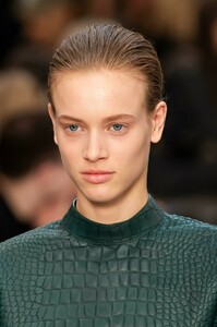 detail-defile-tod039s-automne-hiver-2019-2020-milan-detail-61.thumb.jpg.469d745805192f50d10c8916446b80c1.jpg
