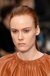 detail-defile-tod039s-automne-hiver-2019-2020-milan-detail-80.thumb.jpg.02fe05571f0f00dcbe3df1954db3aa78.jpg