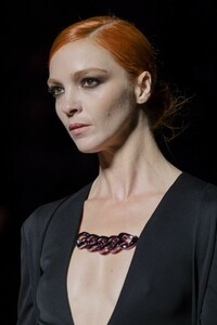 detail-defile-tom-ford-automne-hiver-2019-2020-new-york-detail-68.thumb.jpg.1d232157bf3a5fcf84306cab54a975e6.jpg