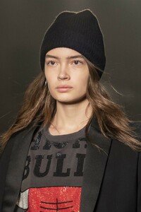 detail-defile-zadig-amp-voltaire-automne-hiver-2019-2020-new-york-detail-107.thumb.jpg.0da34b1f9e5a3e04f61603d87403f300.jpg