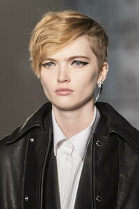 detail-defile-zadig-amp-voltaire-automne-hiver-2019-2020-new-york-detail-18.thumb.jpg.7c5c04f36046197cf02049b2517ce7a7.jpg