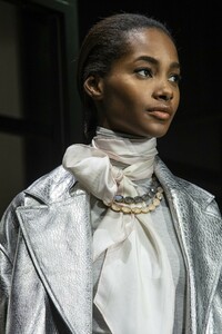 detail-defile-zimmermann-automne-hiver-2019-2020-new-york-detail-50.thumb.jpg.d6c6179bcfe7c3a2018102e15c8a0363.jpg