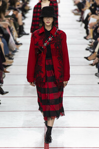 dior-rf19-0537.thumb.jpg.d4bc27f4918d8ebb7b759c64b320a217.jpg