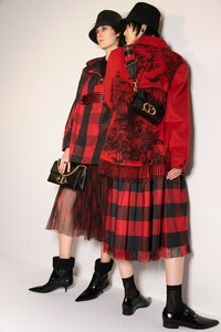 dior_0018.thumb.jpg.6fe62d912432f457d116f9ef87dffb1d.jpg