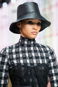dior_0083.thumb.jpg.6205e38fa264652bf614f81a6f199e78.jpg
