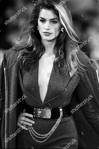 donna-karan-fall-1992-rtw-new-york-shutterstock-editorial-6908486a.jpg