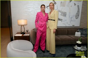 doutzen-kroes-karolina-kurkova-buddy-up-at-hudson-yards-party-02.jpg