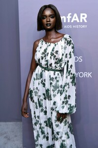duckie-thot-2019-amfar-gala-in-new-york-0.thumb.jpg.9c72cc22b5760dc3d377ae905859d878.jpg