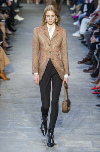 etro-rf19-0114.thumb.jpg.5e94f75d53e0d67ba93ae2b8dea37161.jpg