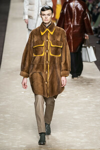 fendi-rf19-0156.thumb.jpg.f3cdef78b1298f0cab72b38f6013ae18.jpg