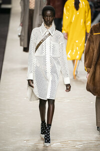 fendi-rf19-0176.thumb.jpg.0b6f16cb82dd5df763175dfdc6b2cf6f.jpg