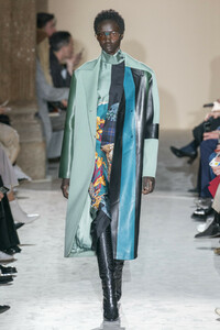 ferragamo-rf19-0075.thumb.jpg.7f7eb07600a415c08451b0037783a1cf.jpg