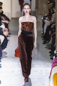 ferragamo-rf19-0580.thumb.jpg.3805fdaa96bd1476dd5223774e0573a4.jpg